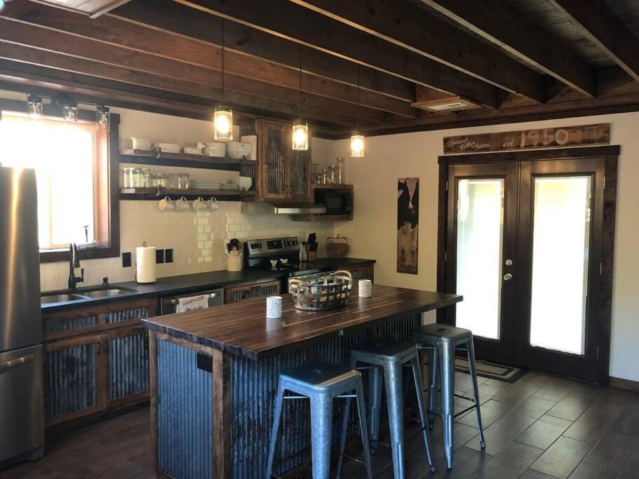 Pleasant Valley Farm Dairy Barn Writer'S Retreat โคลัมเบีย ภายนอก รูปภาพ